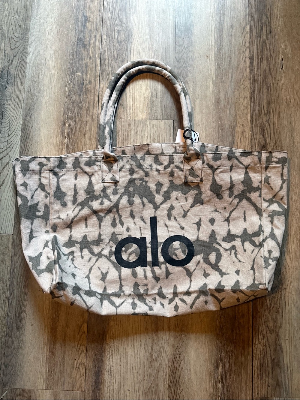 ALO Yoga Beige and Olive Tie-Dye Canvas Tote - Picture 2 of 6
